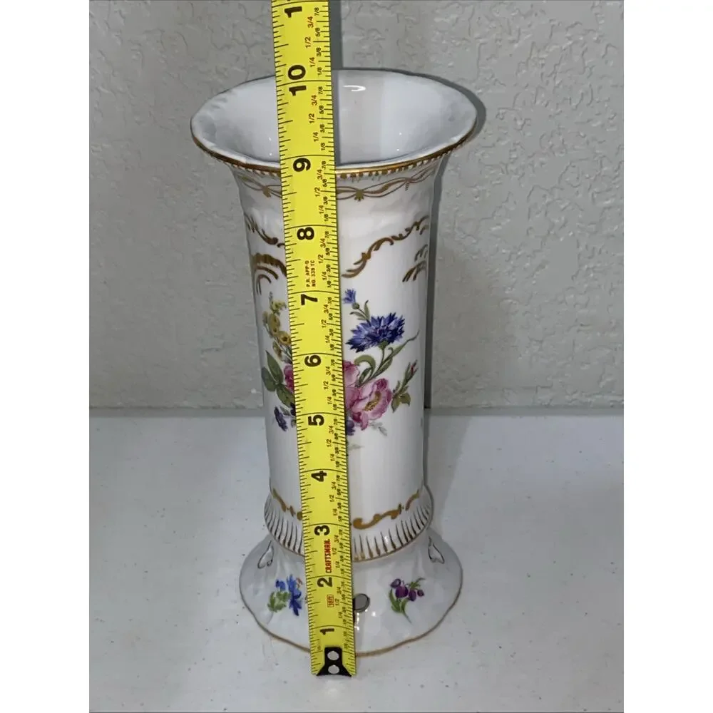 Vintage French Paris Royal Peint a la Main Floral Scalloped Porcelain Vase‎ 9”